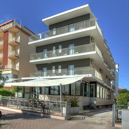 Hotel Rudy Cervia Exterior foto